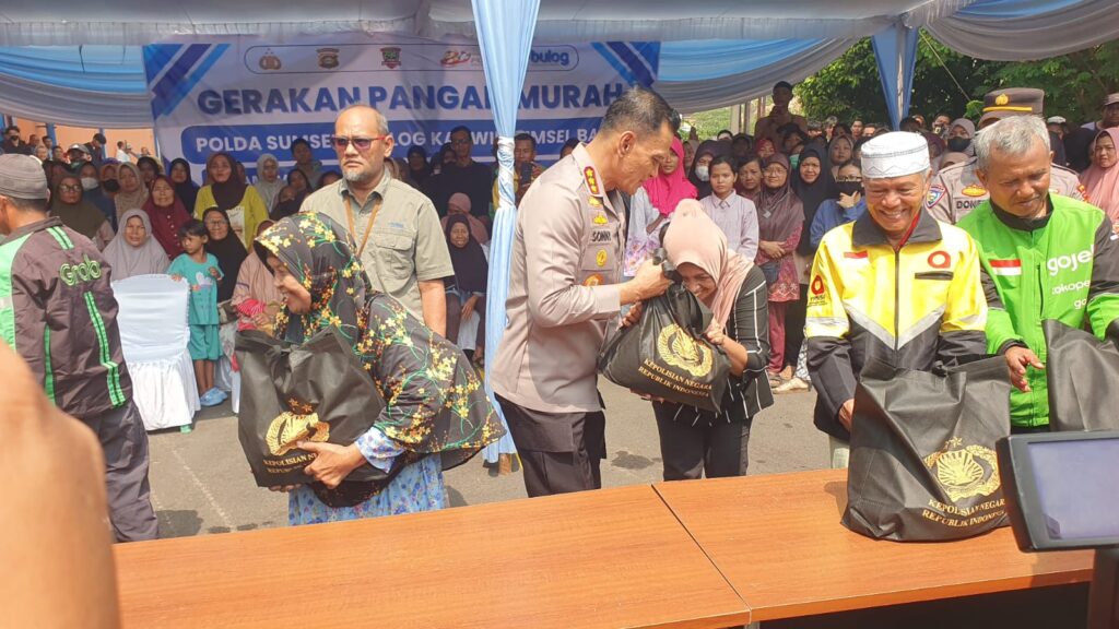 Hari Bhayangkara ke-80, Polda Sumsel dan Bulog Kanwil Sumsel Babel Hadirkan Bantuan Pangan bagi Masyarakat